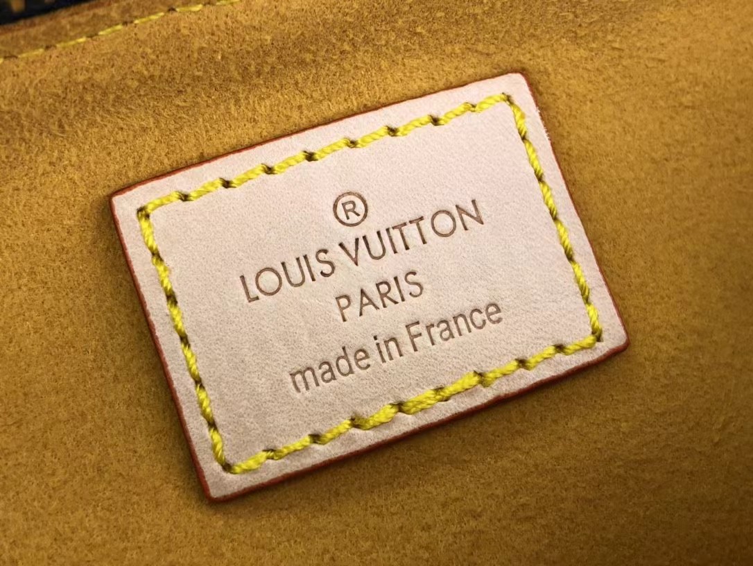 l**is V*t*n  monogram denim baggy pm blue